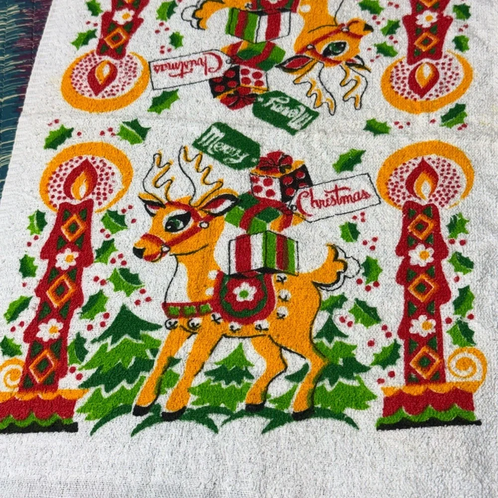 Vintage Cannon Made in the USA 100% Cotton Christmas Reindeer Hand Towel
